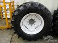 BKT / VALTRA Agrimax RT 765 580/70R38 en 480/70R28