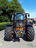 Nieuwe Valtra voor Hoveniersbedrijf Tempel