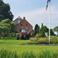 Nieuwe Valtra voor Hoveniersbedrijf Tempel