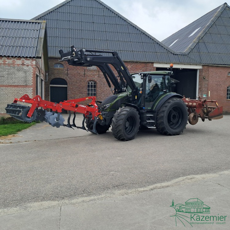 Nieuwe Unia vleugelschaar cultivator afgeleverd.